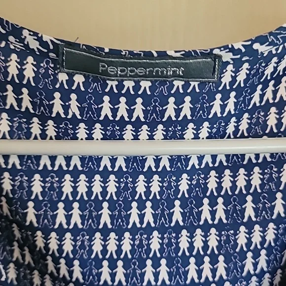 Peppermint medium 100% polyester dress with lace design down the chest - Picture 4 of 6